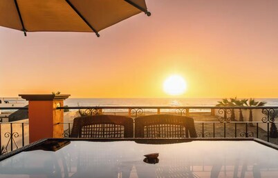 Charming Ocean Front 3-bedroom Villa with WiFi, AC near enjoyable Cerritos Beach