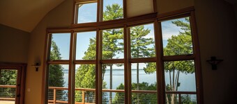 Rustic-modern Lake House in Milton Near Burlington and Eagle Mountain