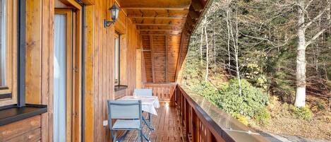 تناول الطعام بالخارج