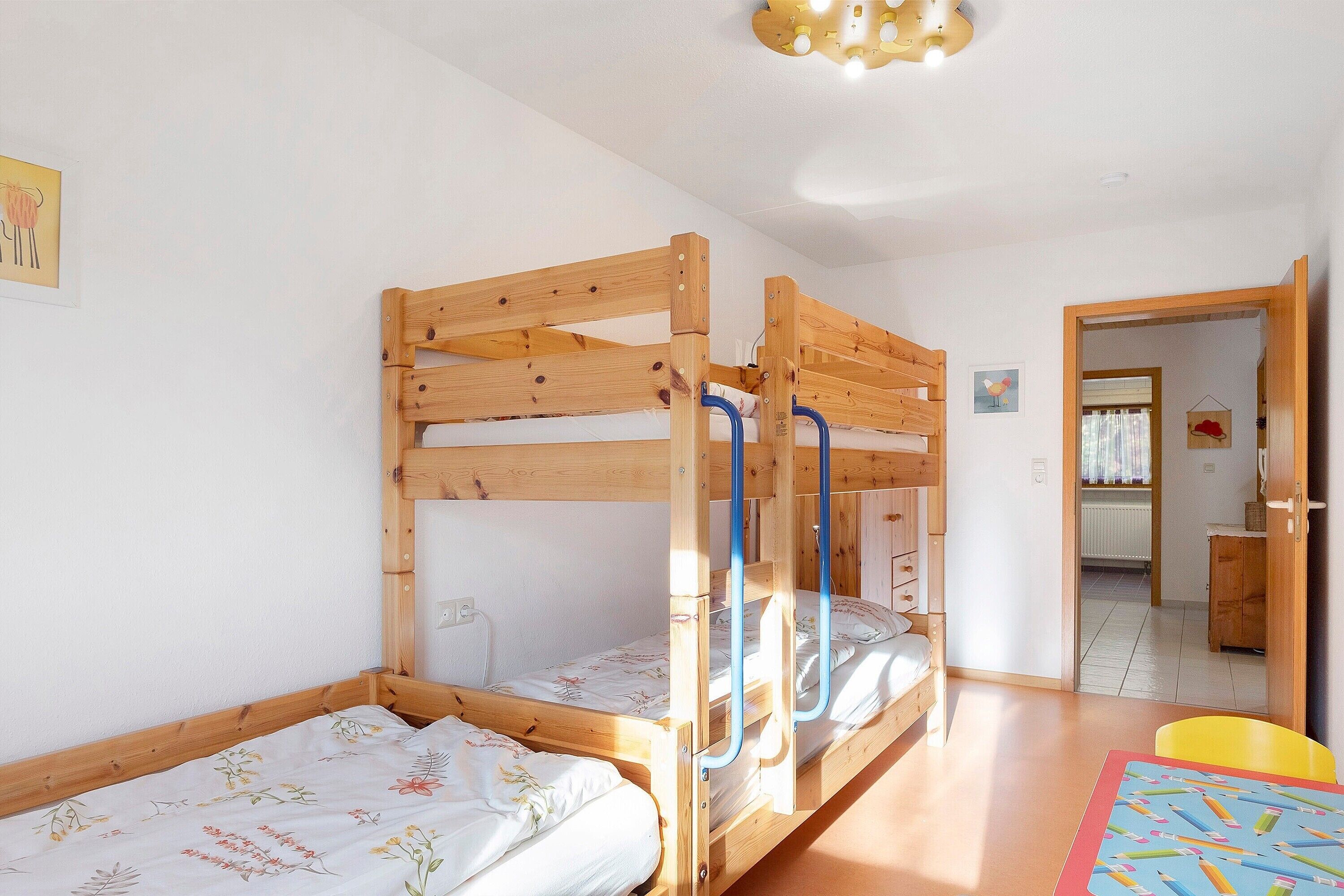 2 chambres, fer et planche à repasser, Wi-Fi, draps fournis
