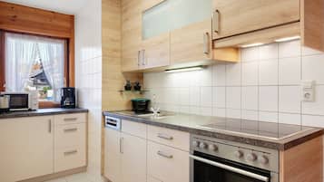 KylskÄp, mikrovÄgsugn, ugn och spishÀll