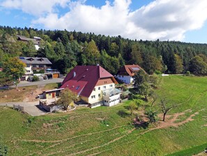 Exterior - Apartment 'Gartenblick' with Shared Terrace, Shared Garden and Wi-Fi (Schramberg)
