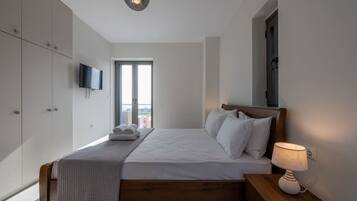 2 bedrooms, iron/ironing board, travel crib, WiFi