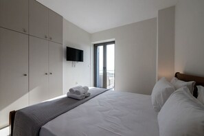 2 bedrooms, iron/ironing board, travel crib, WiFi