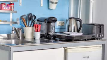Frigorífic, microones i cafetera i tetera