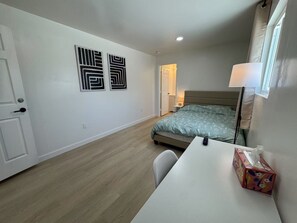 2 bedrooms, in-room safe, desk, free WiFi - Private 2BR+2BA w/ kitchen,Everything is for exclusive use, WiFi, AC, Smart TV. (La Puente)