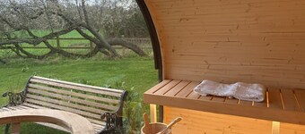 Dog-Friendly Woodland Hideaway: A Quirky, Romantic Escape with Hot Tub