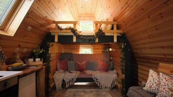 Cuna de viaje, wifi gratis, ropa de cama