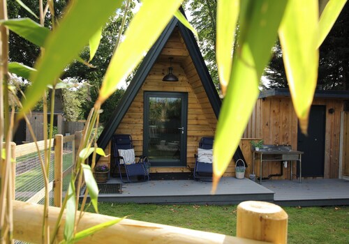 Dog-Friendly Woodland Hideaway: A Quirky, Romantic Escape with Hot Tub