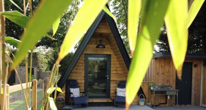 Dog-Friendly Woodland Hideaway: A Quirky, Romantic Escape with Hot Tub