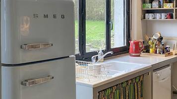 Frigorífic, forn, placa de cuina i rentaplats