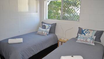 2 bedrooms, iron/ironing board, WiFi, bed sheets
