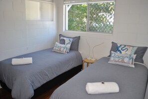 2 habitaciones, tabla de planchar con plancha, wifi y ropa de cama 