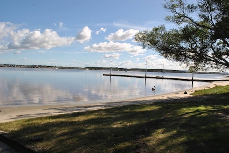 Beach. Iluka Beachouse UNIT 3
