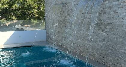 Dar El Bondek villa de compagne
Foret jaccuzi piscine compagne jardin