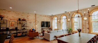 Elegant Downtown Escape in a Historic Landmark