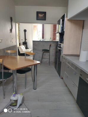 Microwave, stovetop, dishwasher