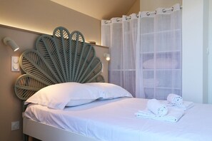 4 bedrooms, iron/ironing board, free WiFi