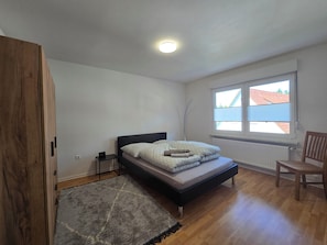 1 Schlafzimmer, Bügeleisen/Bügelbrett, Reisekinderbett, kostenloses WLAN
