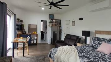 1 sovrum, strykjärn/strykbräda, gratis wi-fi och sängkläder