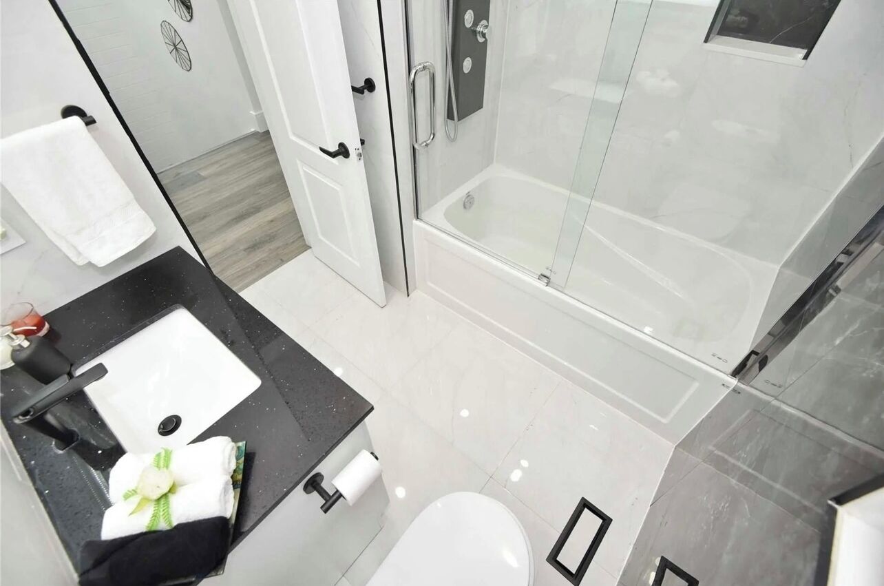 Dusche, Whirlpool, Handtücher, Seife