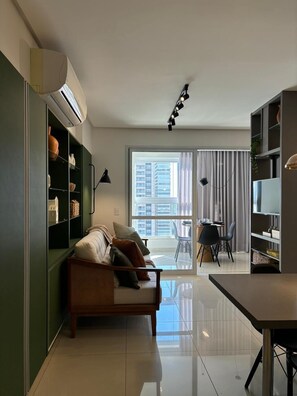 Superior Apartment, 1 Queen Bed, Balcony, City View | Living area