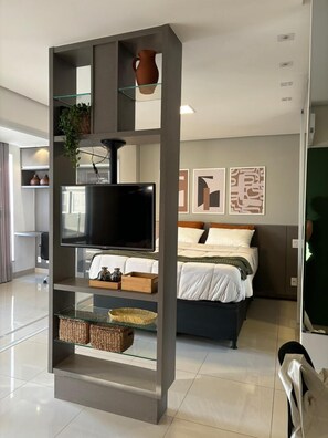 Superior Apartment, 1 Queen Bed, Balcony, City View | Living area