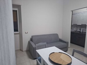 Dining - 5 minutes from Pompeii, apartment equipped with all amenities (Scafati)