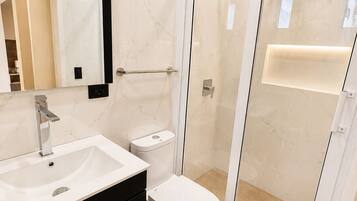 Towels, soap, shampoo, toilet paper