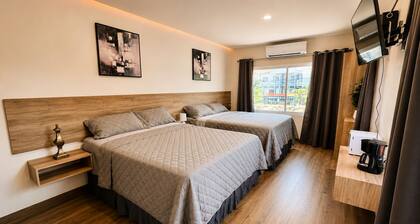 Modern and luxurious for 8 (3 bedrooms with their own bathroom)