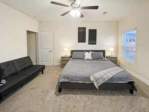 3 bedrooms, iron/ironing board, WiFi, bed sheets