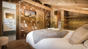4 bedrooms, WiFi, bed sheets