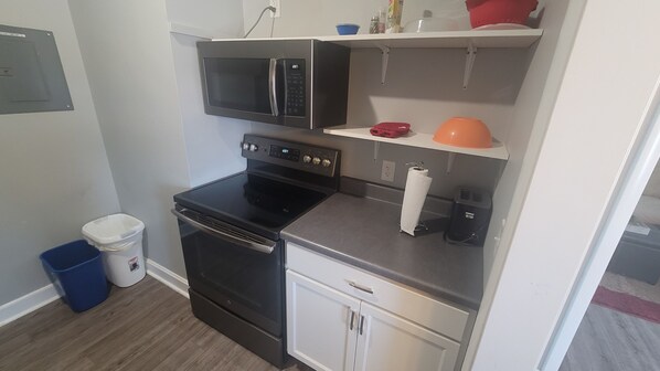 Microwave, oven, stovetop, dishwasher