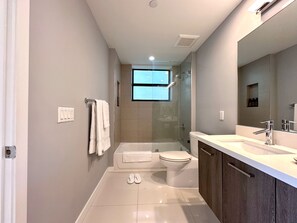 Hair dryer, towels - Spacious  and  Comfortable 2BD Penthouse | Balcony, Kitchen  and  Daily Housekeeping (Bay Harbor Islands)