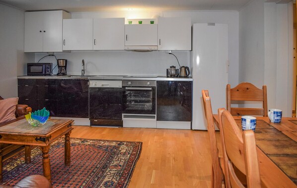 Refrigerador, horno, lavavajillas, cafetera/tetera