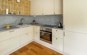Réfrigérateur, four, plaque de cuisson, lave-vaisselle