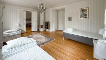 3 bedrooms, travel crib, free WiFi