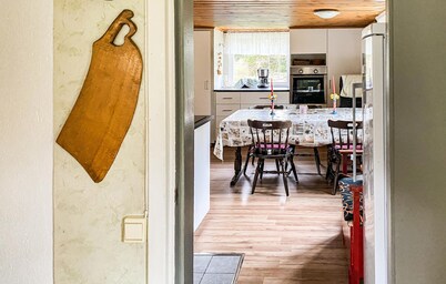 2 bedroom awesome home in Gislatorp