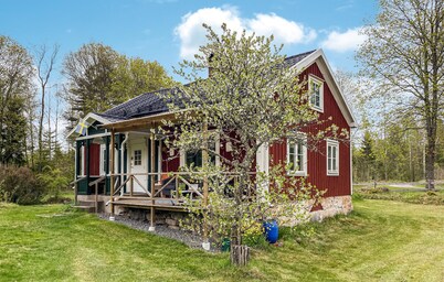 2 bedroom awesome home in Gislatorp