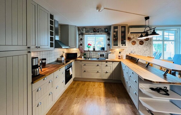 雪櫃、焗爐、爐具、咖啡機/沖茶器