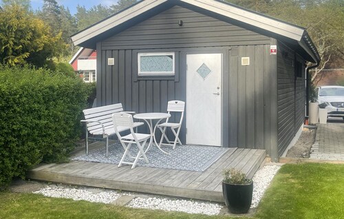 1 bedroom beautiful home in Bro