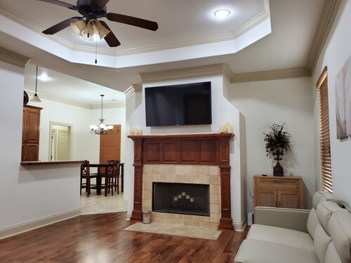 Charming 3-bedroom home with Fast WiFi, AC, and more in Carencro-Upper Lafayette