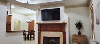 Charming 3-bedroom home with Fast WiFi, AC, and more in Carencro-Upper Lafayette