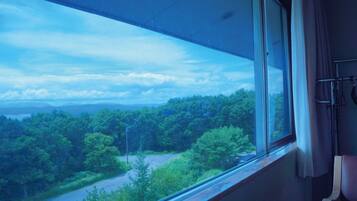 Habitación básica, para no fumadores | Vista del balcón