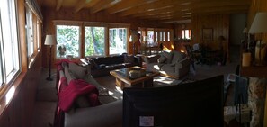 Smart TV, fireplace, DVD player, books