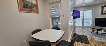 Cozy 1-bedroom condo in wonderful Alexandria with WiFi, AC, Free Parking