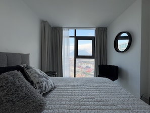 2 chambres, bureau, accès au Wi-Fi (inclus), literie fournie