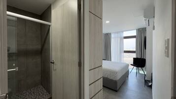 2 bedrooms, desk, free WiFi, bed sheets