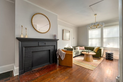 Vibrant & Upscale 1BR/1BA