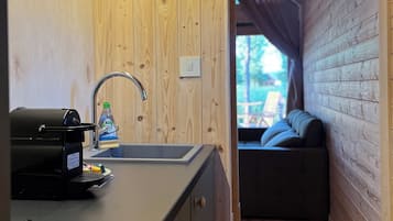 Standard-Ferienhütte, Gartenblick | Eigene Küche | Herdplatte, Kochgeschirr/Geschirr/Besteck